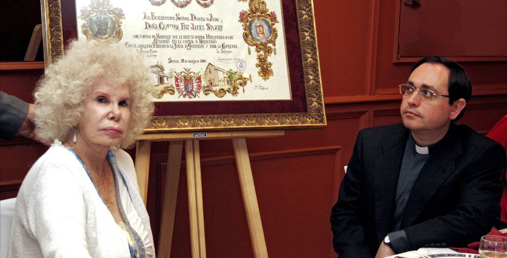 La duquesa durante el homenaje que la hermandad le rindió en 2007 (Gtres)