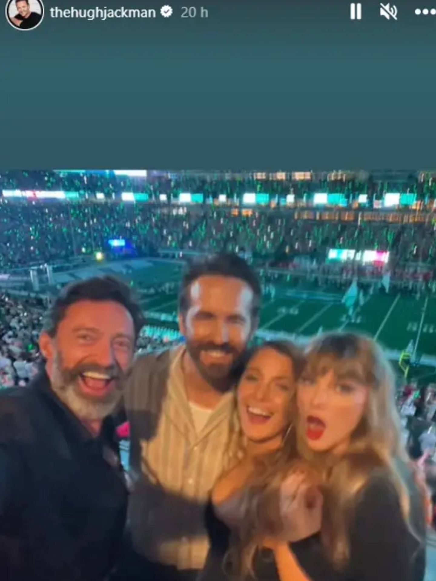 El selfi de Hugh Jackman con Ryan, Lively y Taylor. (Instagram/@thehughjackman)