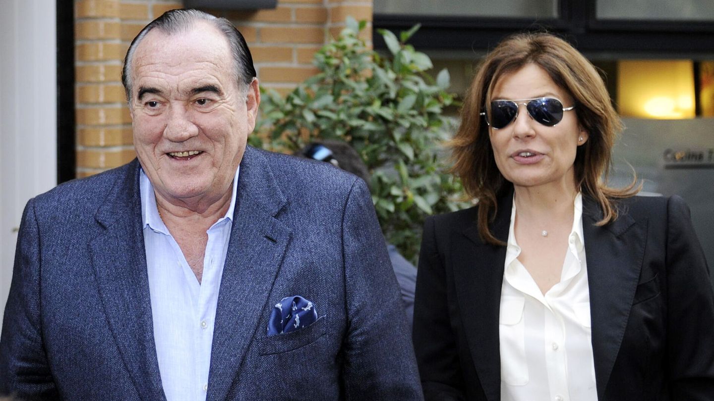 Fernando Fernández Tapias en una imagen de archivo con su mujer. (Europa Press)