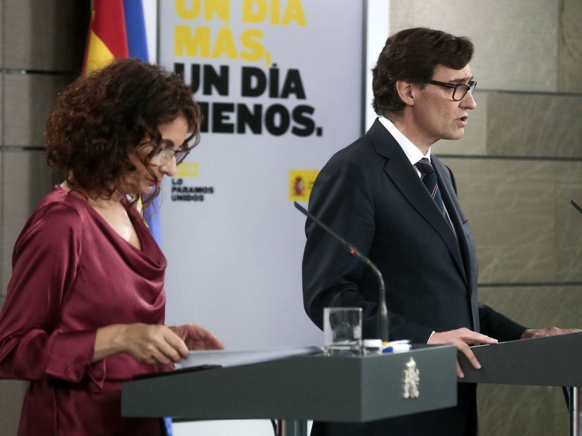 Foto: Los ministros de Hacienda y Sanidad, María Jesús Montero y Salvador Illa, en una rueda de prensa de la pasada semana. (EFE)