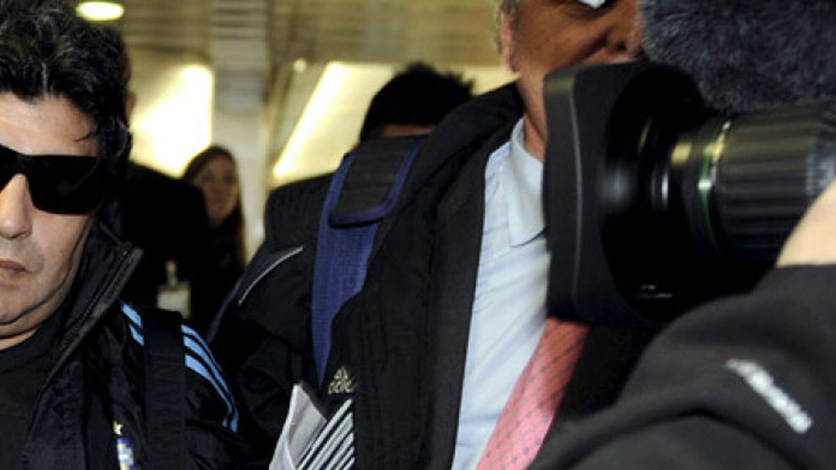 Maradona, sancionado con dos meses de suspensión