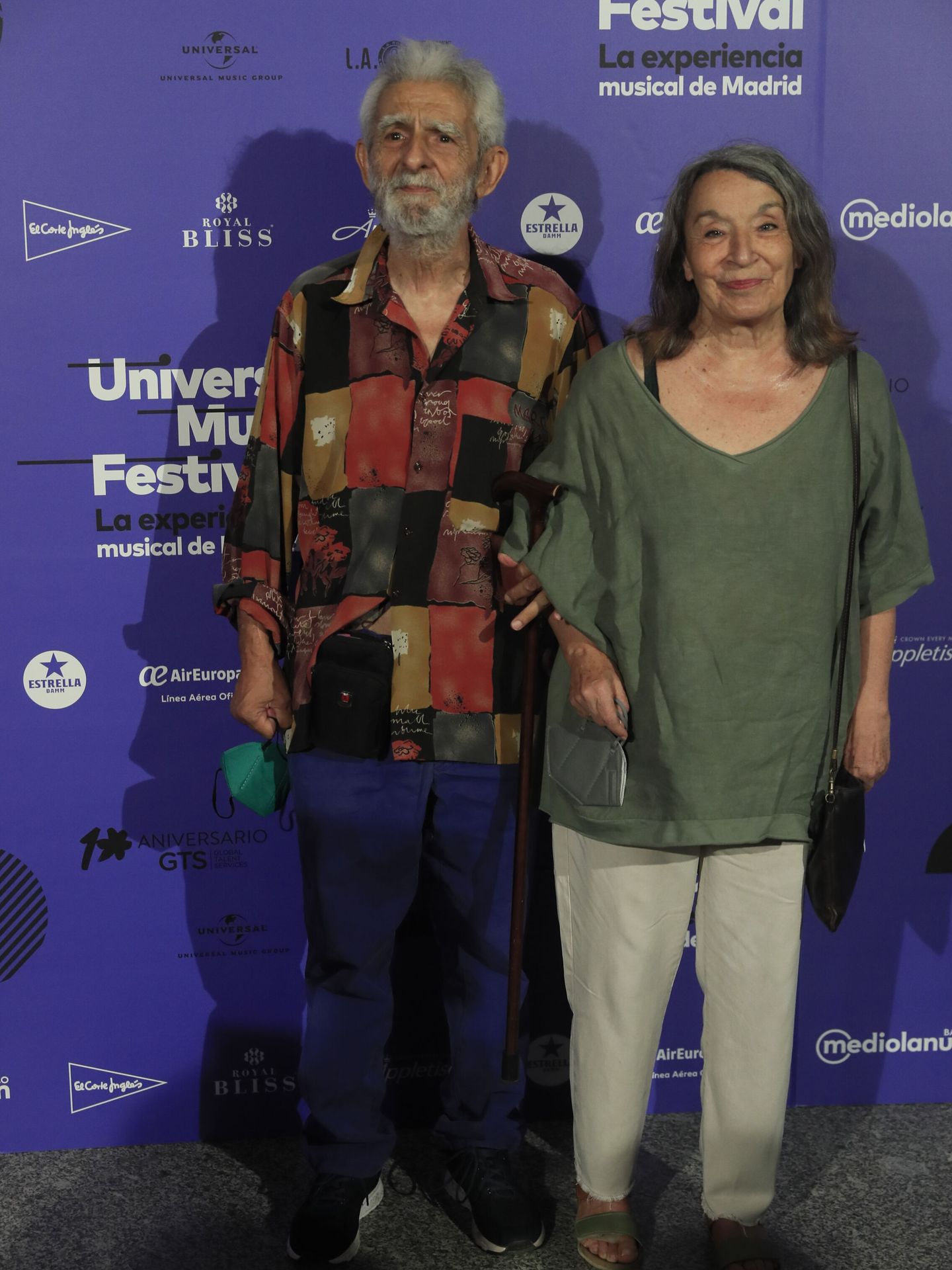 Los actores Juan Margallo y Petra Martínez a su llegada al tributo homenaje al guitarrista Paco de Lucía, 'Infinito', que se celebra hoy sábado en el Teatro Real de Madrid (EFE)