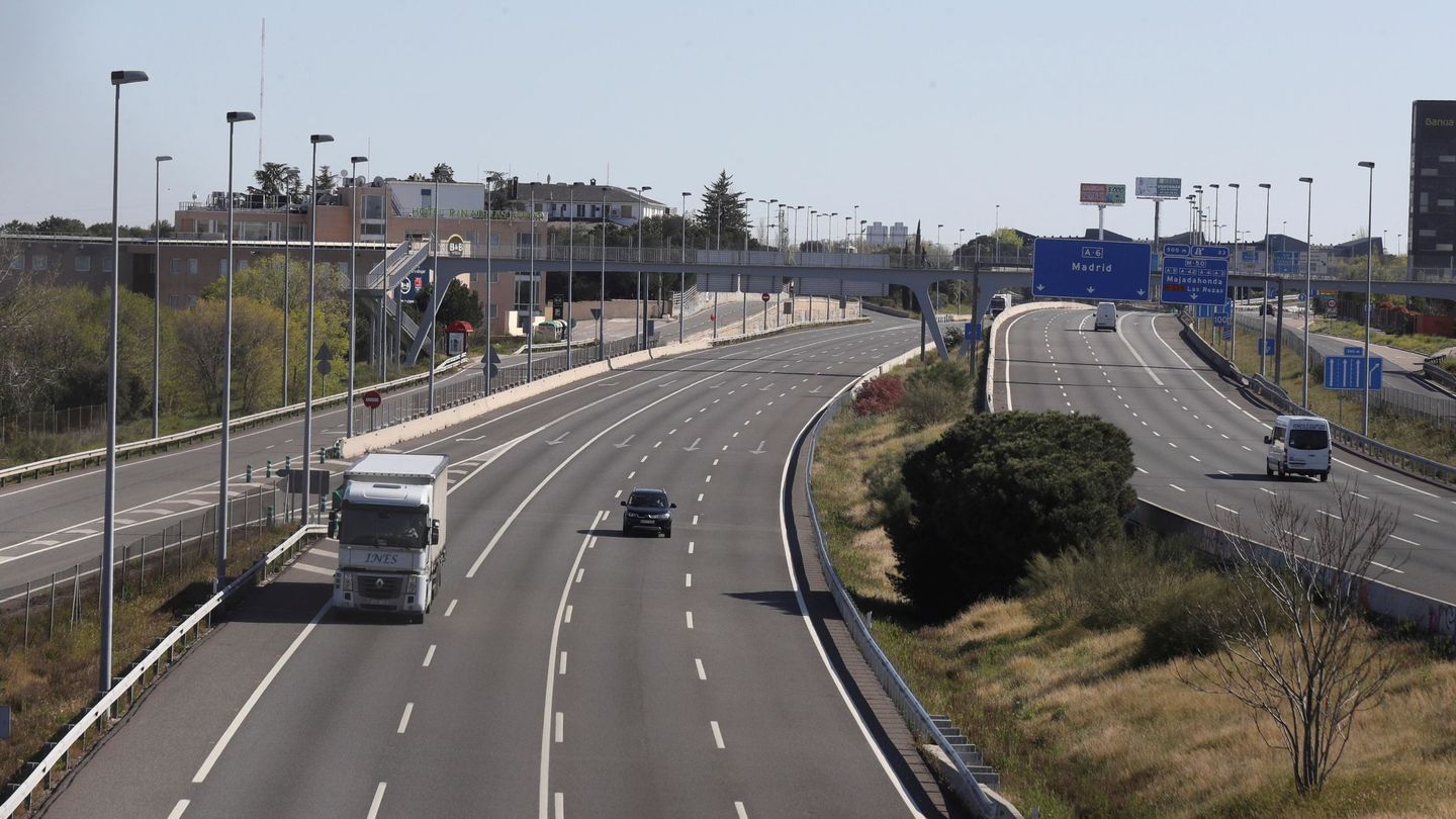 En algunos tramos de las vías rápidas españolas, podría elevarse el límite a 130 km/h. (EFE)