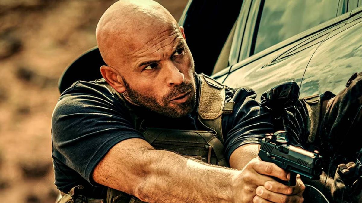 La explosiva película de acción de Netflix que ha escalado hasta lo más alto: es un 'remake' a lo 'Fast and Furious'