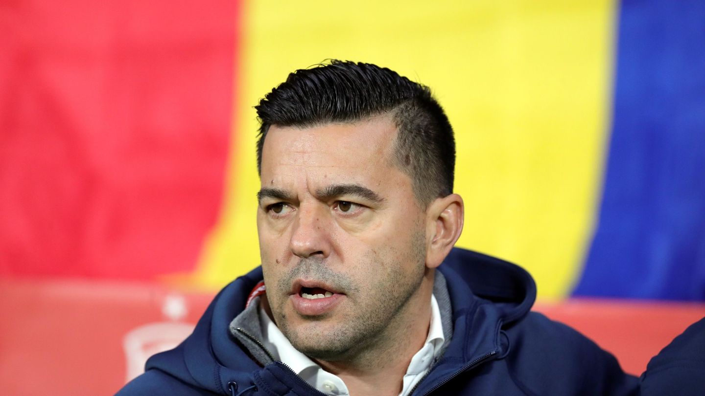 Contra, ex seleccionador Rumano y actual entrenador del club. (EFE)
