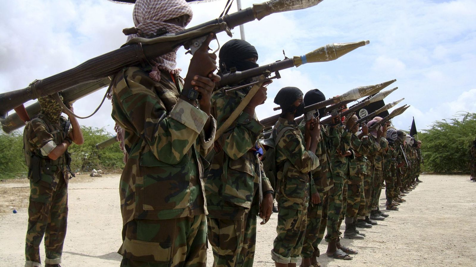 Foto: Miembros de Al Shabaab en un campo de entrenamiento en Mogadiscio, en octubre de 2010 (Reuters)