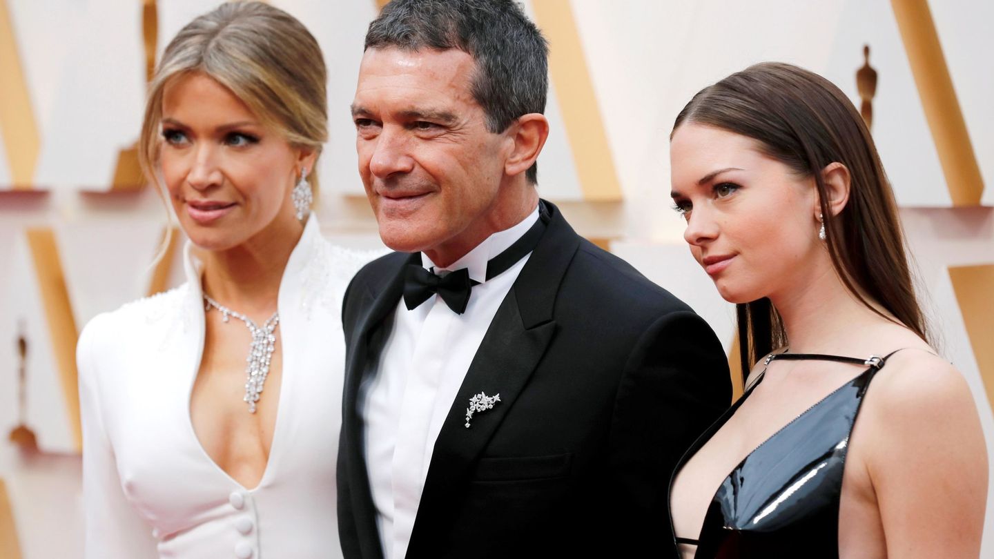 Nicole Kimpel, Antonio Banderas y Stella Banderas, en la pasada edición de los Oscar. (EFE)