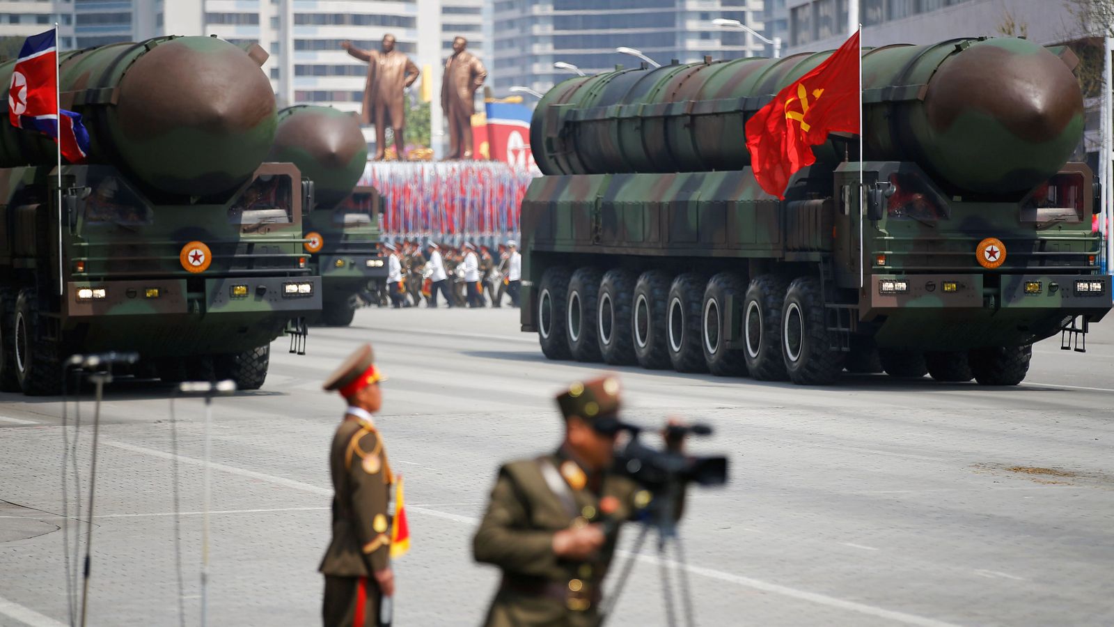 Foto: Misiles balísticos intercontinentales desfilan en Pyongyang durante la conmemoración del 105º aniversario del nacimiento de Kim Il Sung, el 15 de abril de 2017. (Reuters)