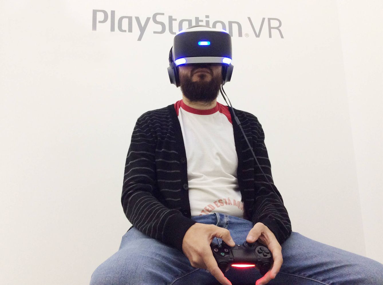 Sony ha promocionado el visor durante los últimos meses. En la imagen, el redactor en un espacio dedicado a PS VR en Madrid.