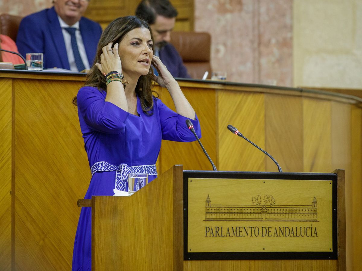Foto: Macarena Olona en el Parlamento andaluz. (EFE)