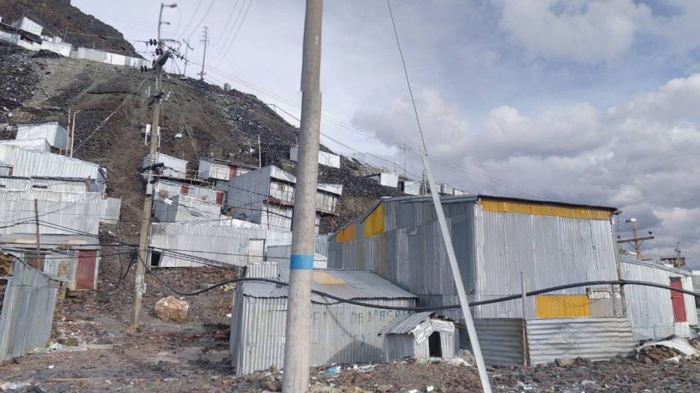 En La Rinconada viven en viviendas de metal sin agua potable (Google Maps)