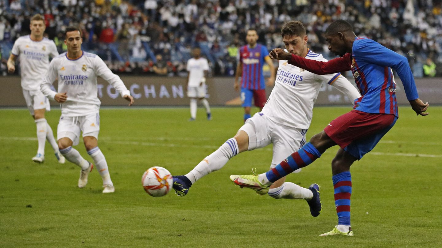 El francés dispara en su último partido con el Barça, ante el Madrid en la Supercopa de España. (Reuters/Albert Gea)