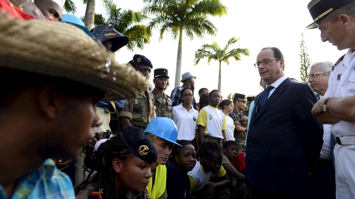 Hollande llega a Cuba en la primera visita oficial de un presidente francés a la isla