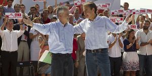 Zapatero aparece en Sevilla después de que las encuestas le culpen de la debacle del PSOE-A