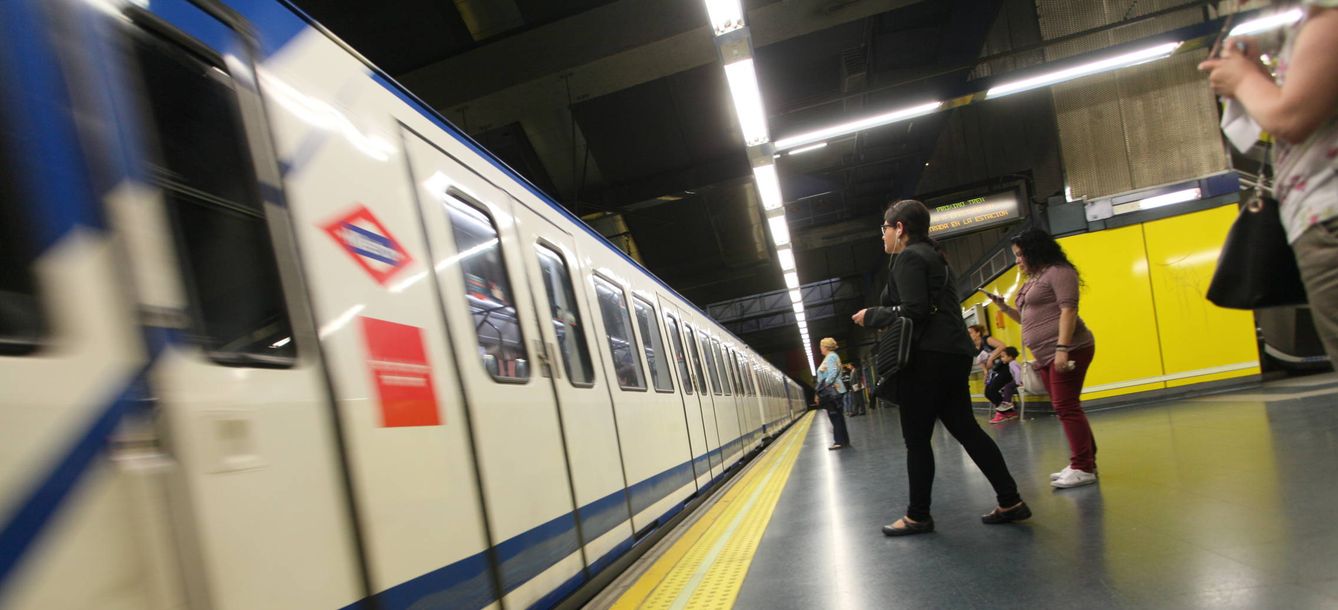 Los andenes del metro ha sido escenario de cientos de anécdotas. (Enrique Villarino)