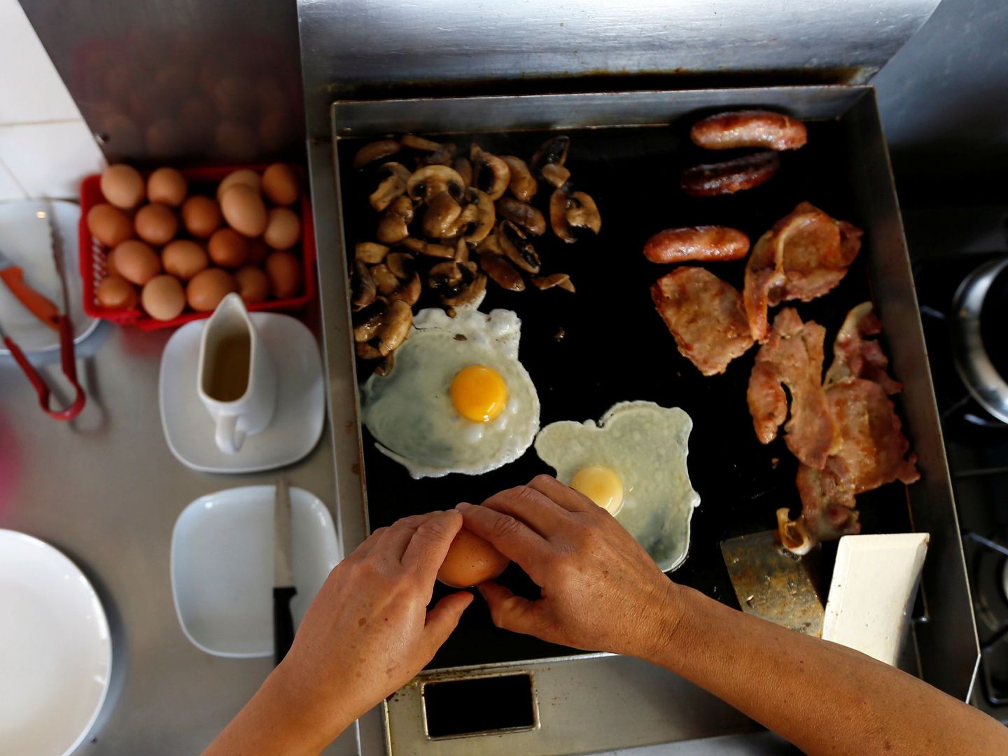 Los desayunos europeos contienen aún más calorías (Reuters/Stefan Wermuth)