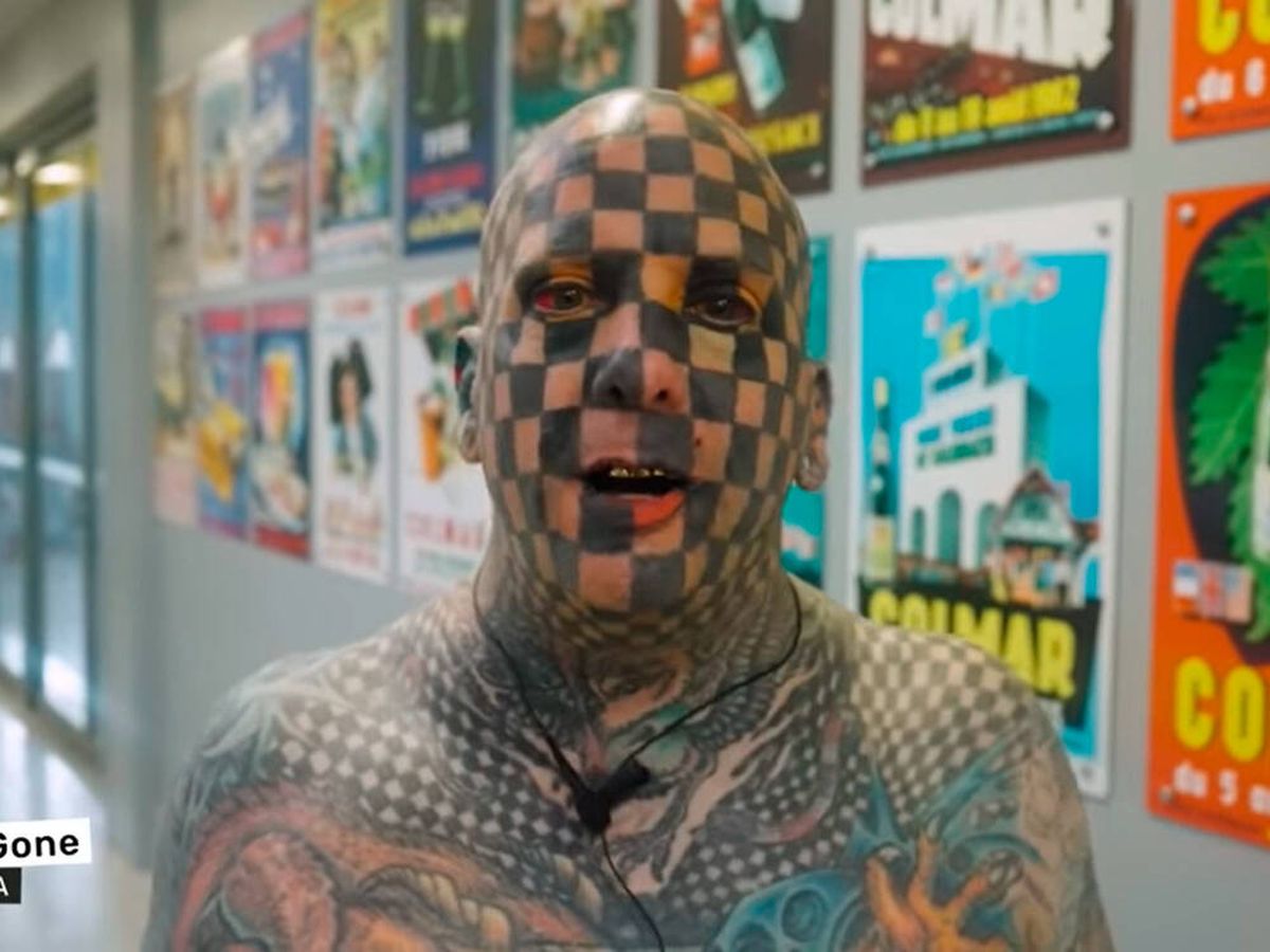 Foto: Matt Gone, el hombre que lleva el ajedrez tatuado (Youtube)