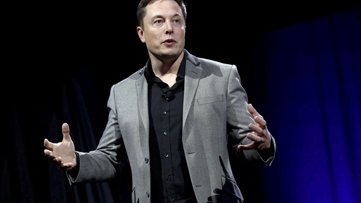 Jeff Bezos le mete el primer palo a Elon Musk tras la compra de Twitter