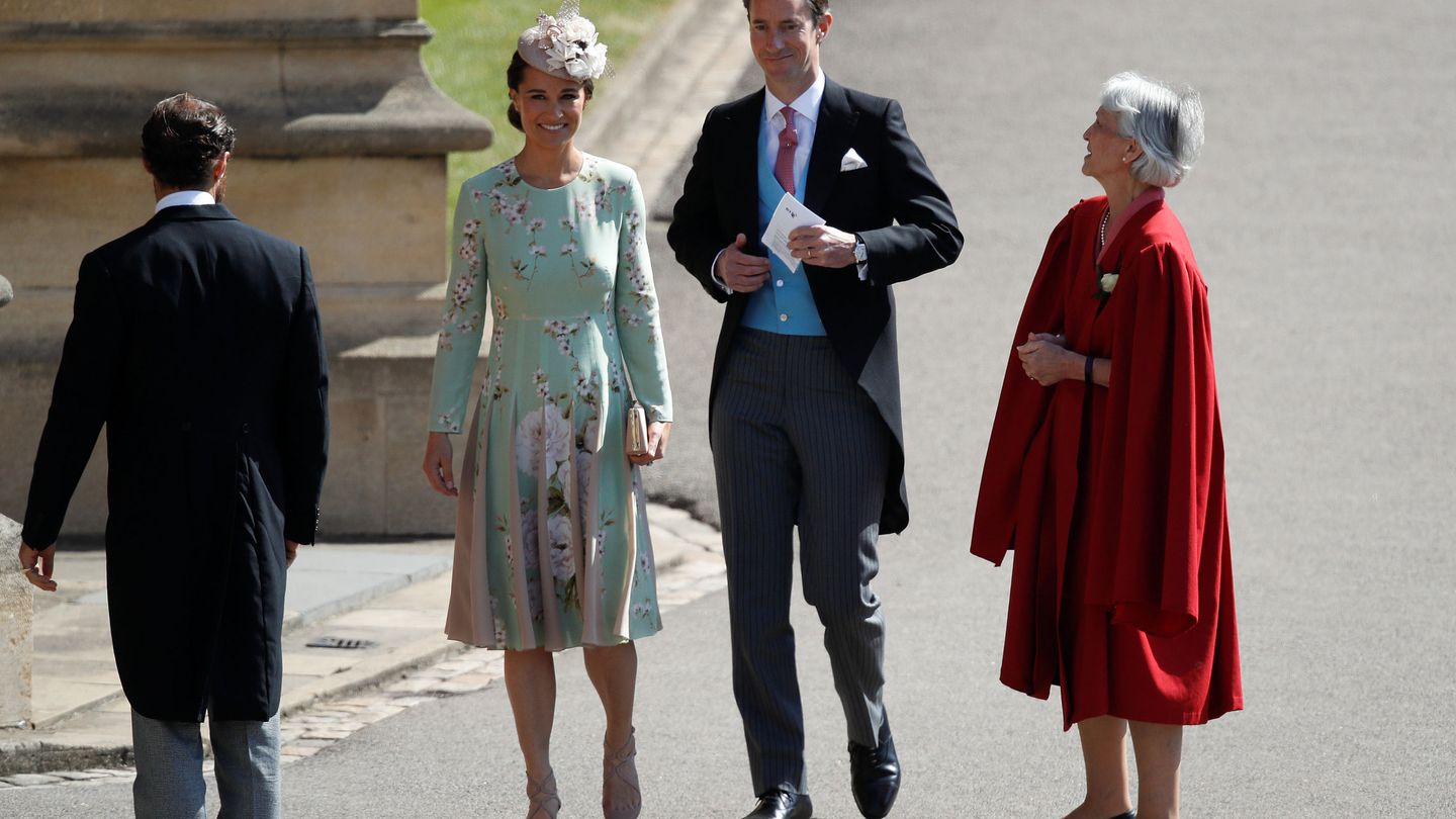 Pippa Middleton y James Matthews, a su llegada a la Capilla de St George.