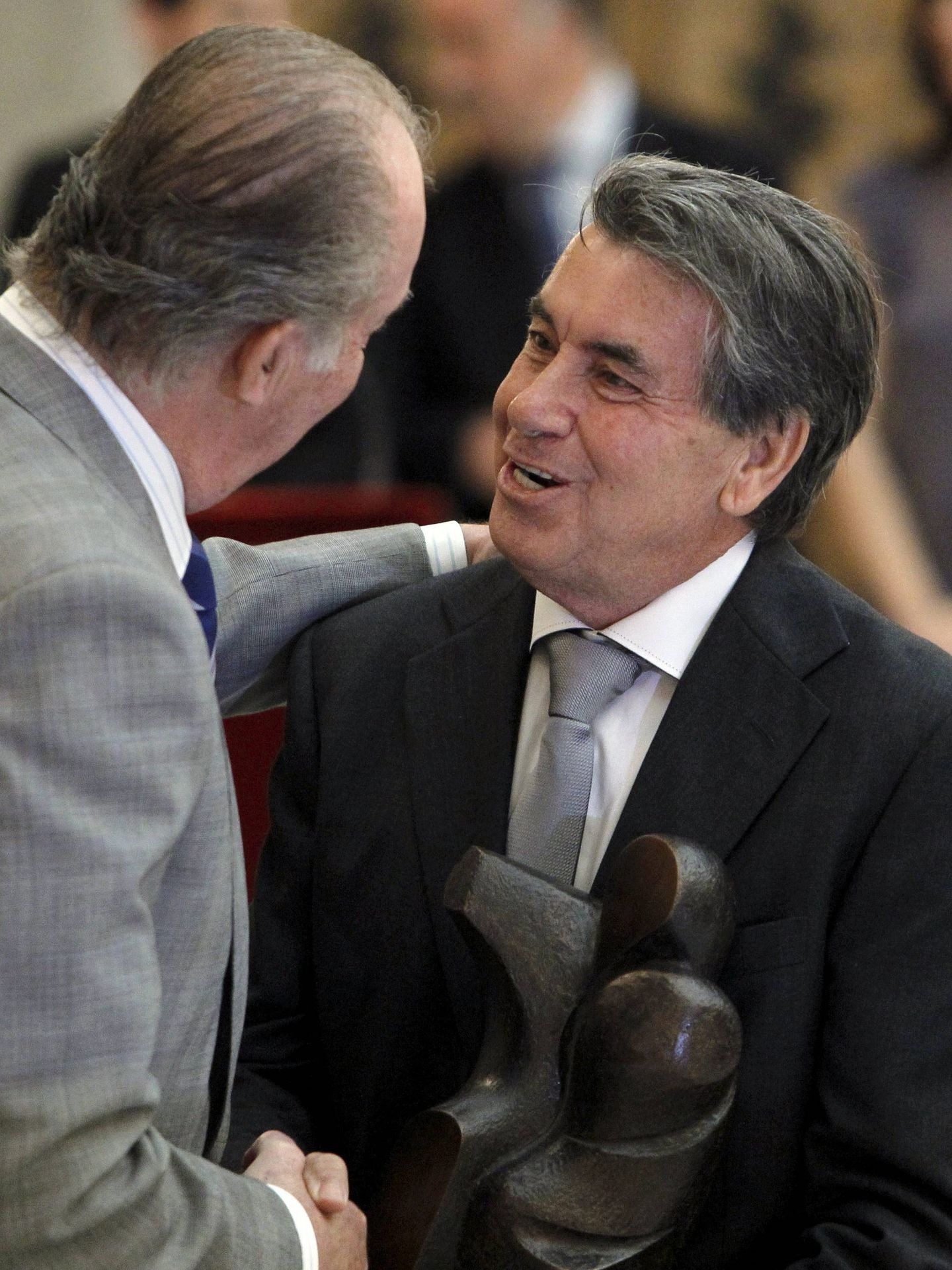 El rey Juan Carlos y Manolo Santana en 2011 .(EFE/Foto: Ángel Díaz).