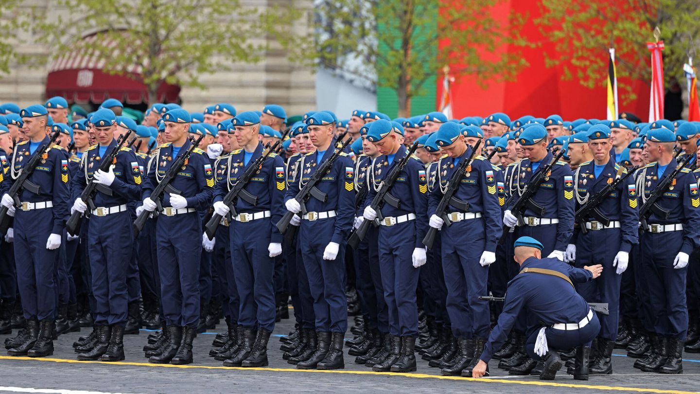 Preparativos del desfile del 9 demayo. (Reuters/Shamil Zhumatov)