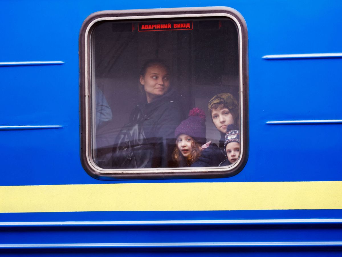 Foto: Tren que llega a Polonia procedente de Ucrania. (Reuters/Darrin Zammit)