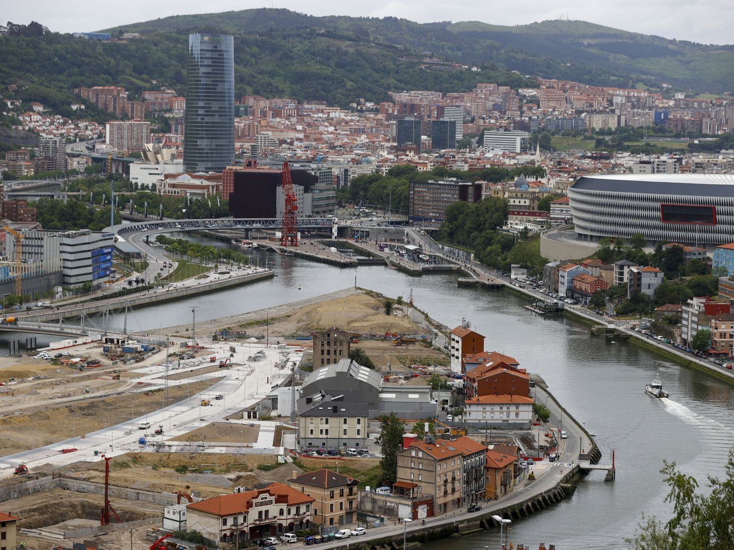 Bilbao se expande urbanísticamente en Zorrotzaurre. (EFE/Luis Tejido) 