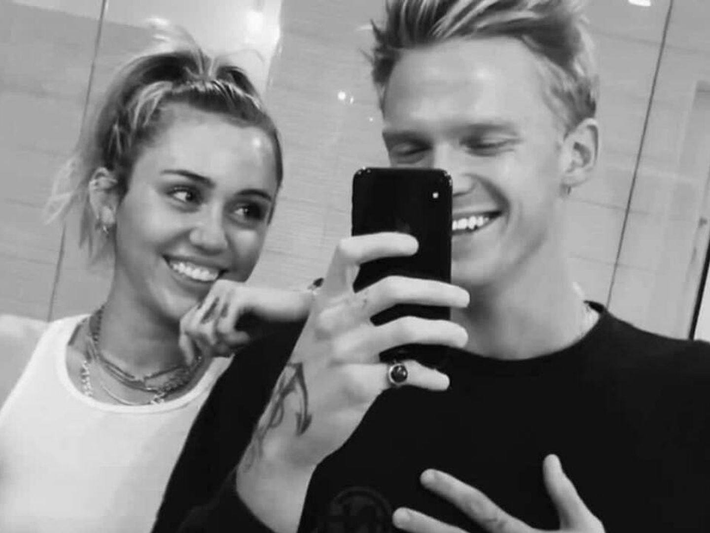 Cody Simpson y Miley Cyrus. (Instagram @codysimpson) 