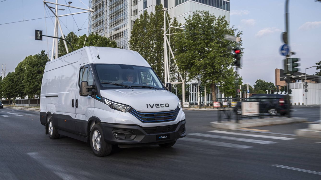 Probamos la Iveco eDaily: eléctrica, igual de amplia y con 300 kilómetros de autonomía