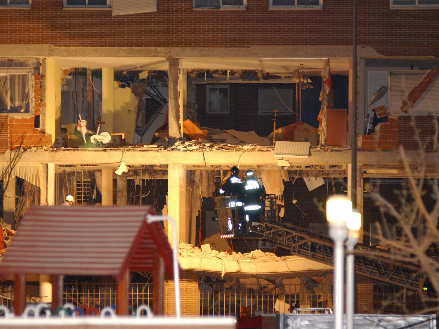 El edificio del piso de Leganés, después de que se inmolaran los terroristas. (Getty Images)