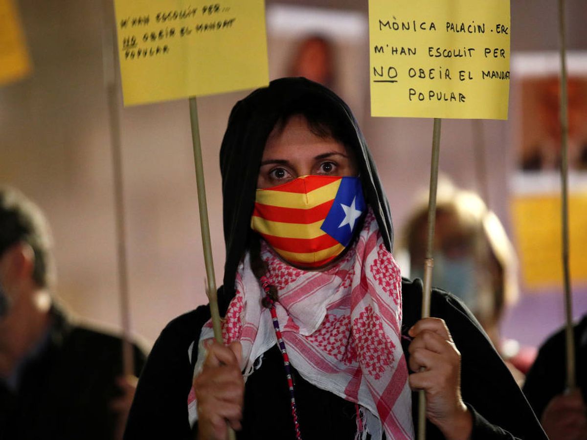 Foto: Una manifestante independentista en Barcelona. (EFE)