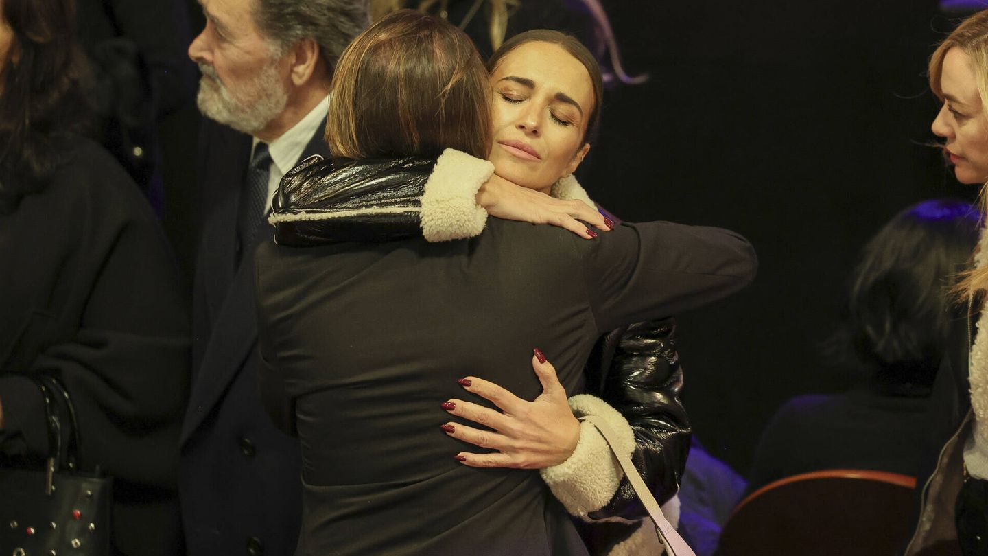 Paula Echevarría, abrazando a Manuel Velasco. (Gtres)