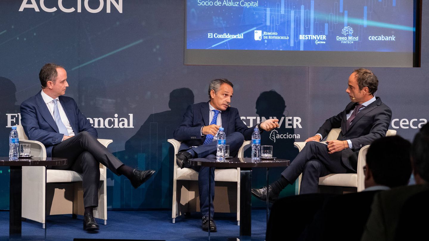 José Luis Martínez Caamaño, socio de Alaluz Capital; José Ignacio Gómez, cofundador y socio de Deep Mind Fintech, y Javier Molina, El Confidencial.