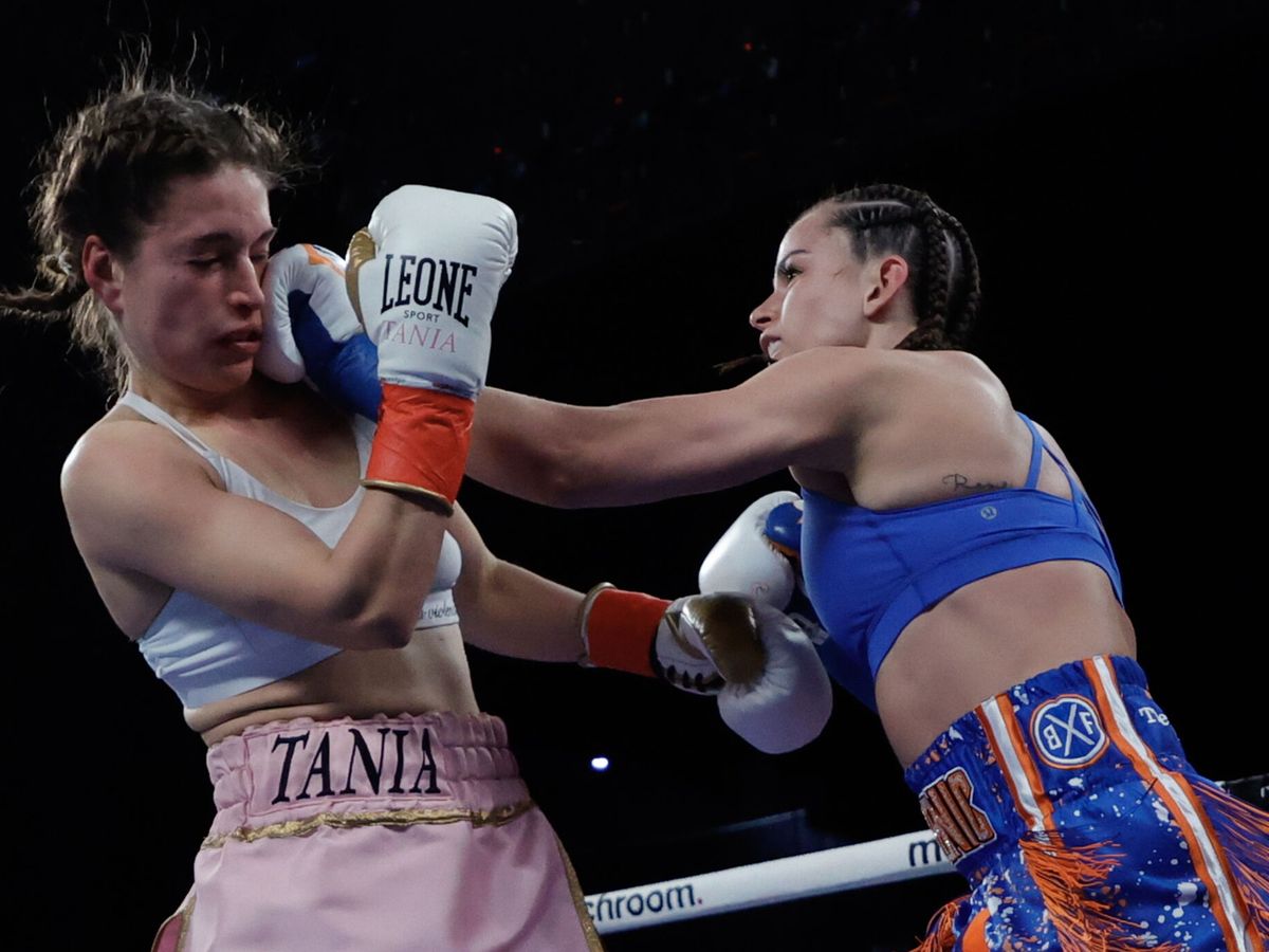 Foto: Tania Álvarez, en pleno combate frente a Skye Nicolson. (EFE/Jason Szenes)