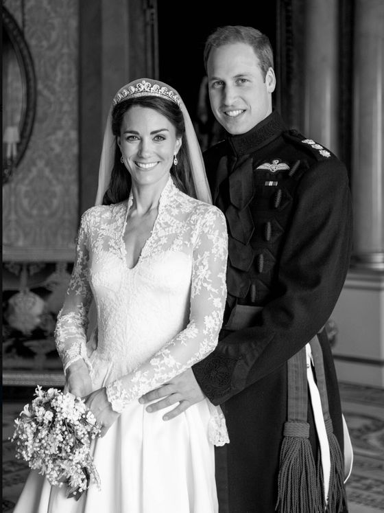  Los príncipes de Gales el día de su enlace. (Kensington Palace)