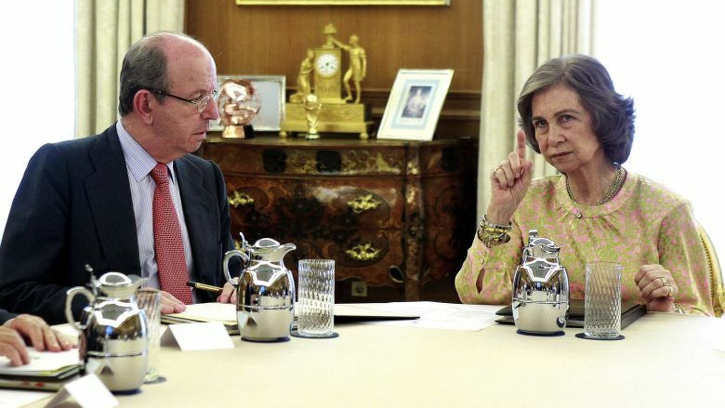 Rafael Spottorno junto a la Reina Sofía, en una imagen de archivo (I.C.)