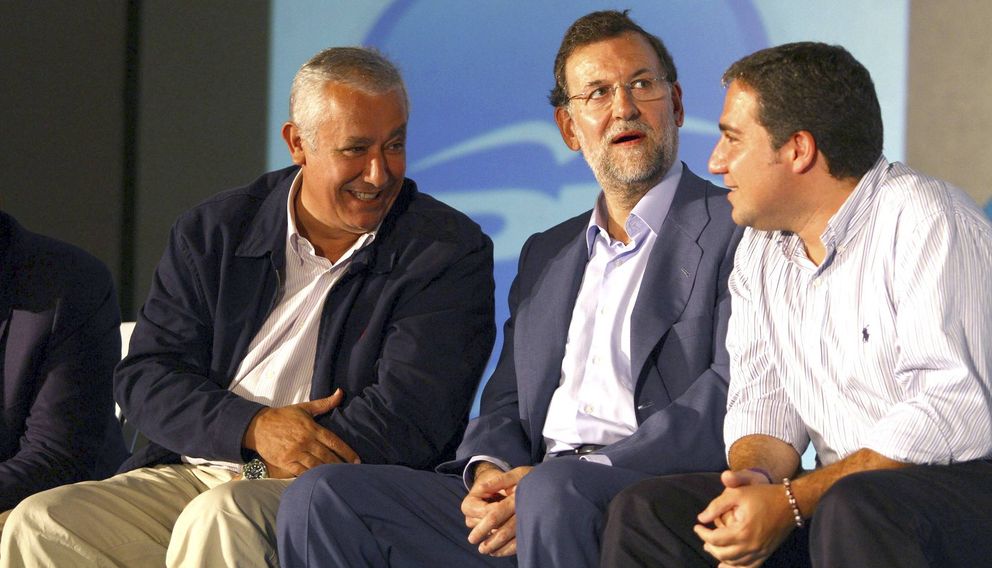Arenas, Rajoy y el presidente provincial de los populares en Málaga, Elías Bendodo.