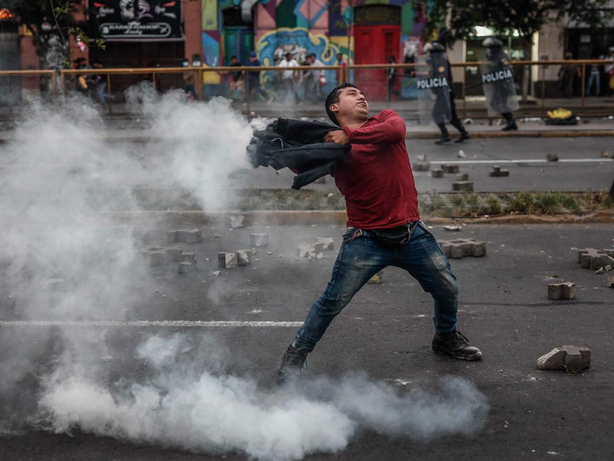 Foto: Protestas en Perú por la situación política. (EFE/Aldair Mejía)