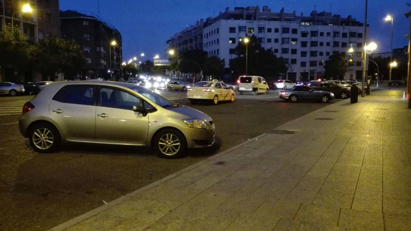 En las inmediaciones del Calderón ya se puede aparcar. (Samuel Ruiz)