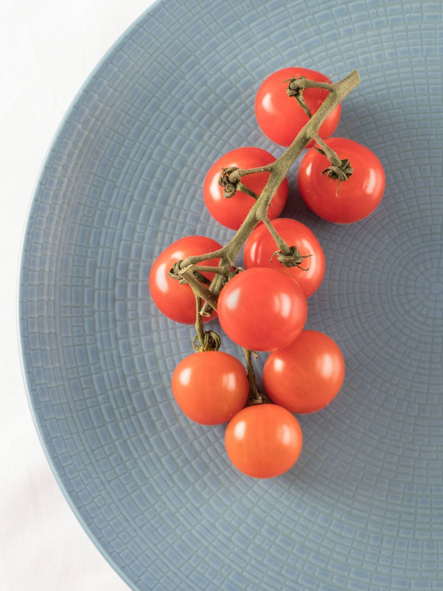 Receta saludable de tomate, provolone y pesto. (Helen Thomas para Unsplash)
