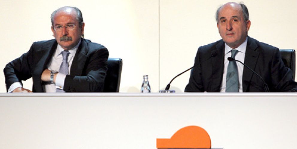 Foto: Cumbre de acreedores de Sacyr: refinanciar o vender un trozo del 20% de Repsol