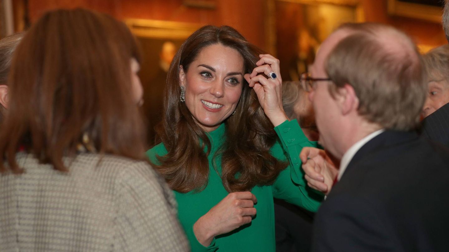 La duquesa de Cambridge, este martes en Buckingham. (Cordon Press)