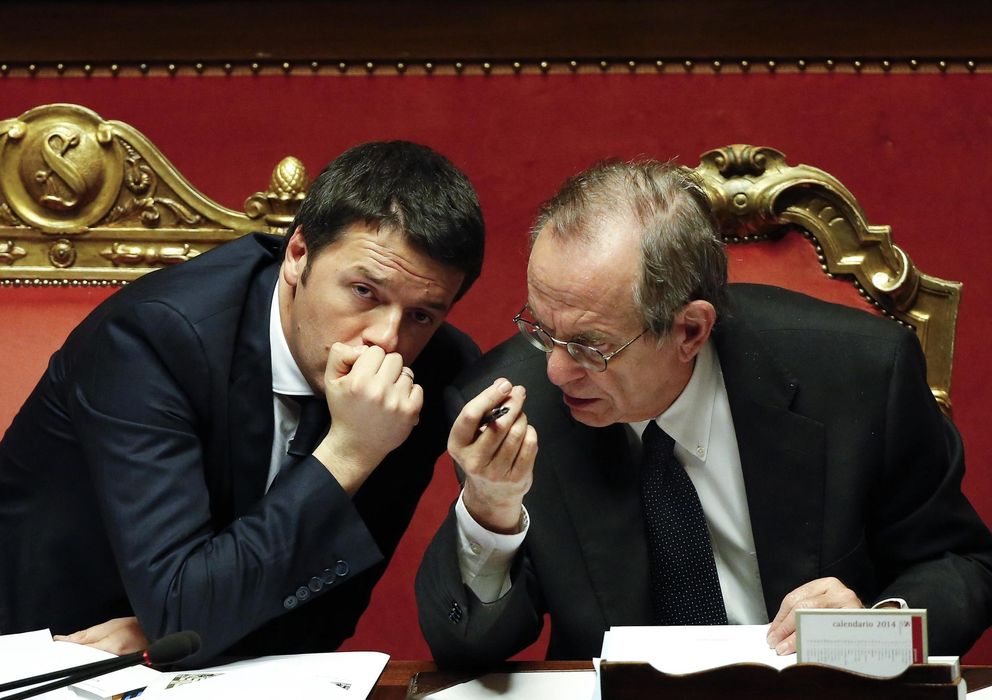 Foto: El primer ministro de Italia, Matteo Renzi, y el ministro de Economía, Pier Carlo Padoan. (Reuters)