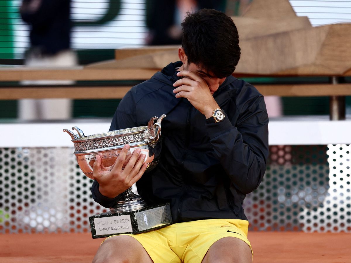Foto: Carlos Alcaraz, emocionado tras ganar Roland Garros. (Reuters/Yves Herman)
