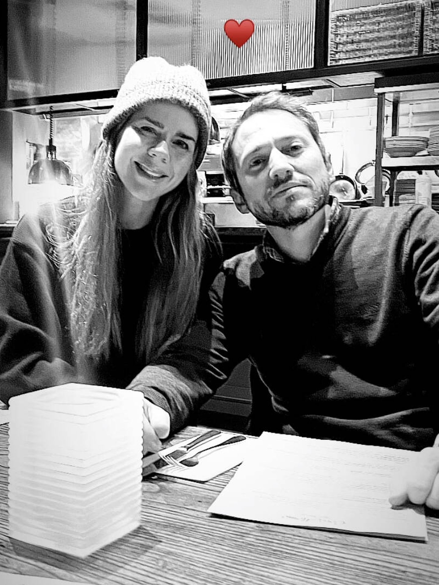 Amelia y Manuel, en Londres. (Instagram/@ameliabono)