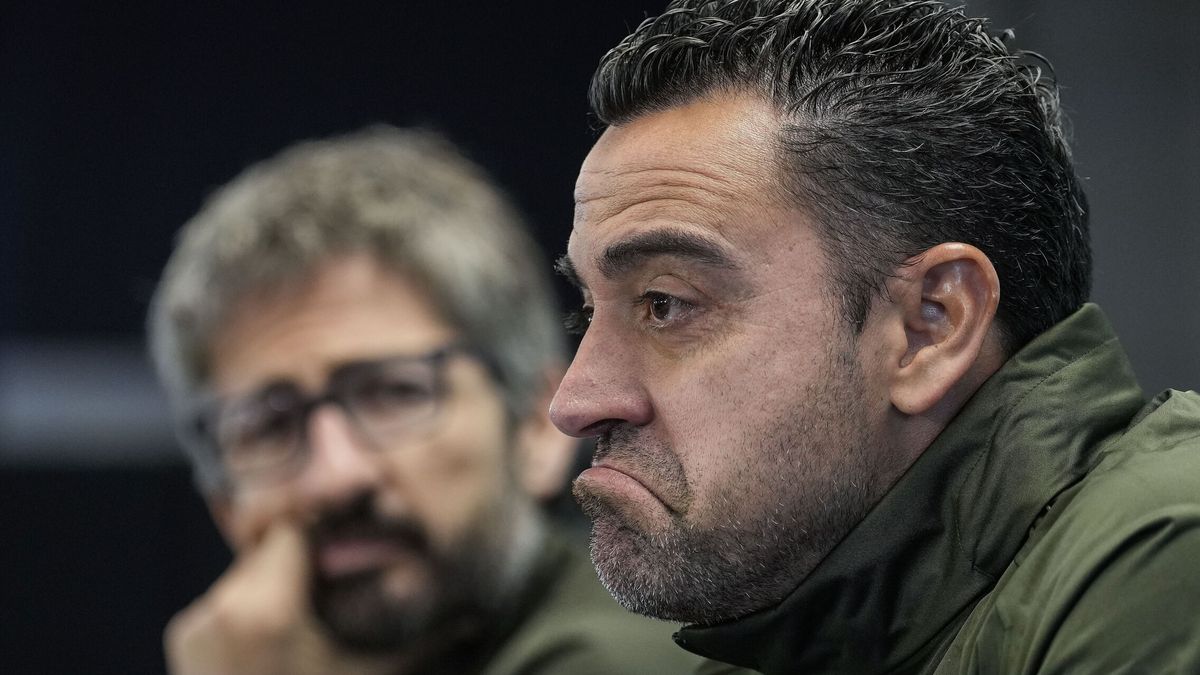 El aficionado silba al Barça en Montjuic y Xavi culpa a la prensa y al entorno del mal juego