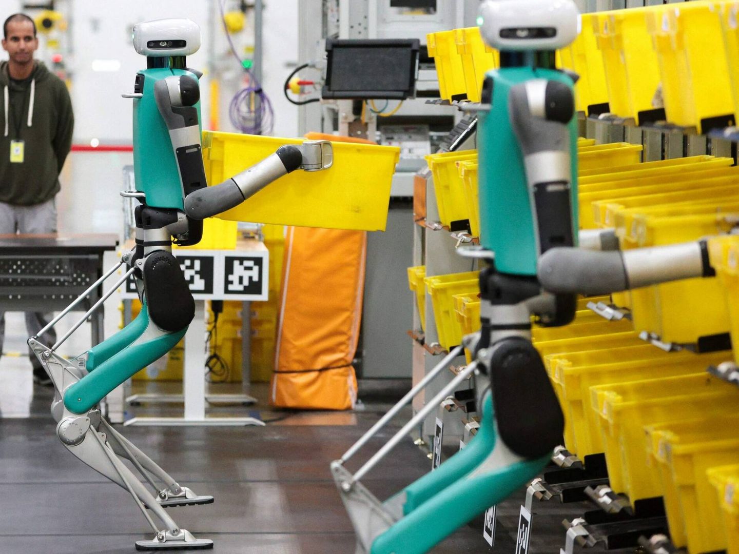 Una filtración afirma que Amazon va a reemplazar 600.000 empleos con ...