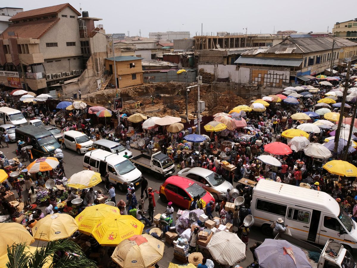 Foto: Vista general del mercado de Makola, en Accra, Ghana. (Reuters/Francis Kokoroko)