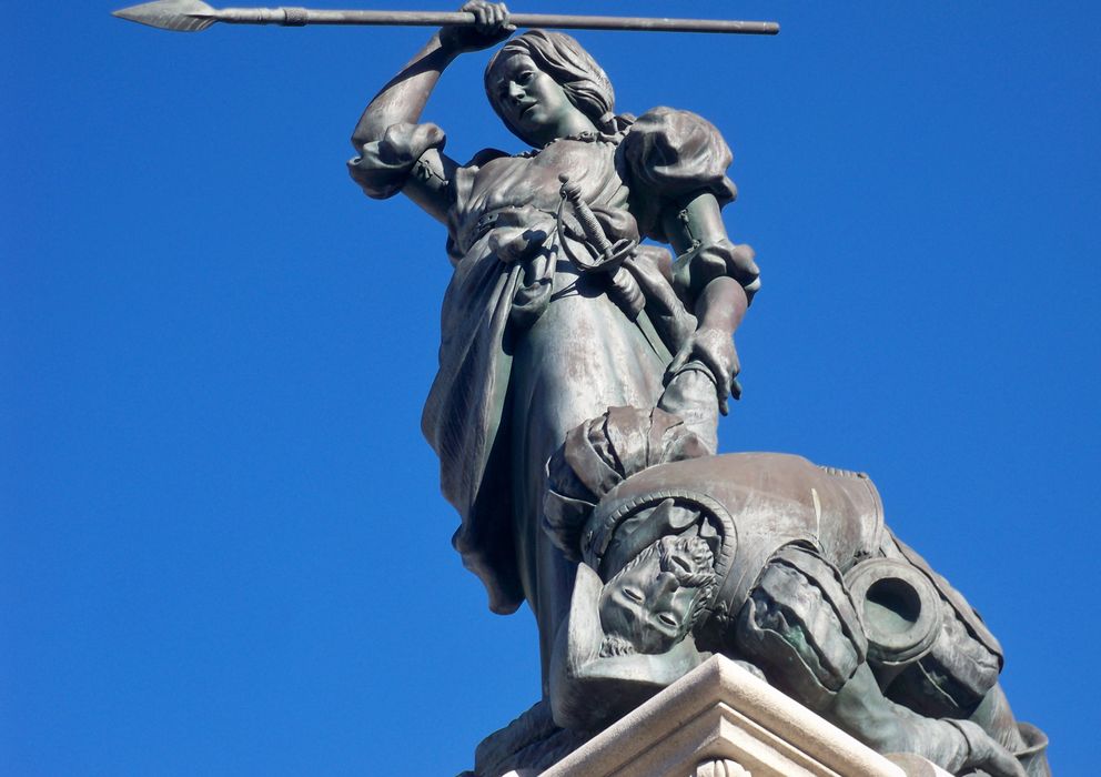 Foto: Estatua de María Pita, en el centro de La Coruña.