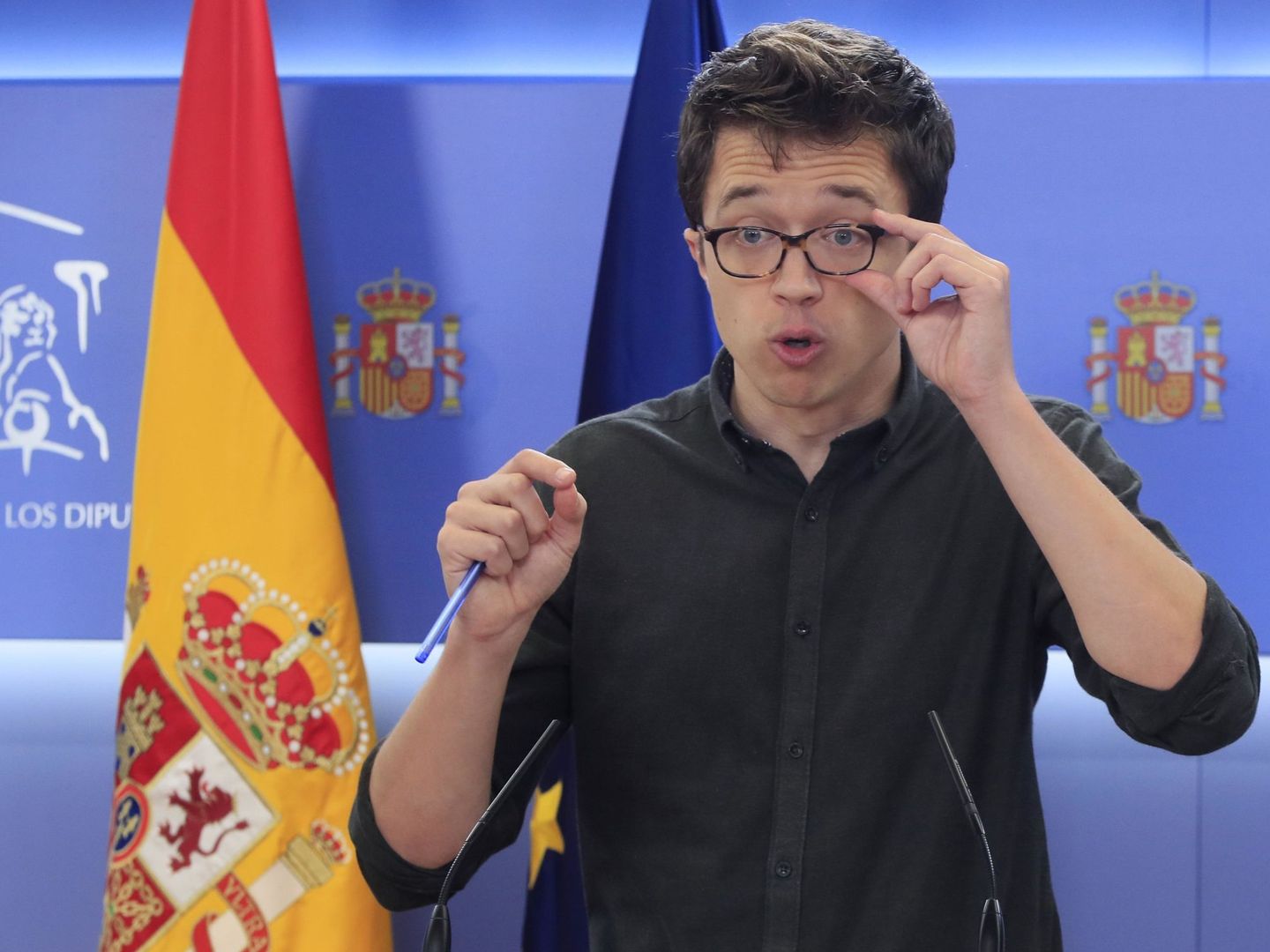 El líder de Más País, Íñigo Errejón, da una rueda de prensa en el Congreso de los Diputados. (EFE)